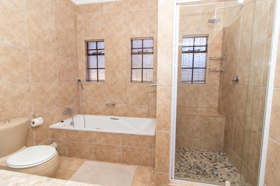 To Let 4 Bedroom Property for Rent in Riviera Glen Security Estate Free State
